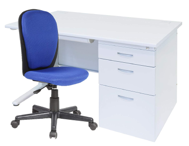 教師用机・椅子